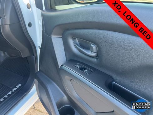 Used 2019 Nissan Titan S image 11