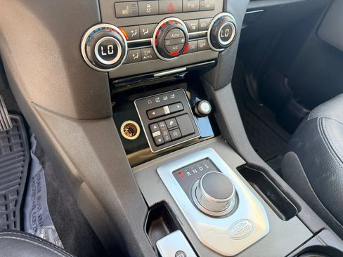 Used 2016 Land Rover LR4 HSE Silver Edition AWD/4WD image 17