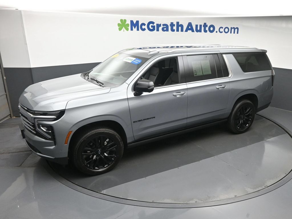 Used 2025 Chevrolet Suburban Premier AWD/4WD image 22