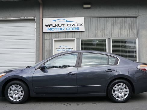 Used 2010 Nissan Altima 2.5 FWD image 19
