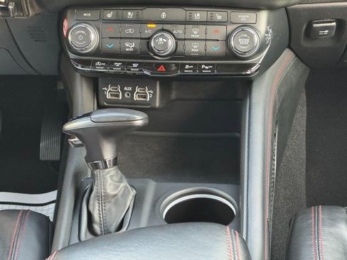 Used 2024 Dodge Durango GT image 18