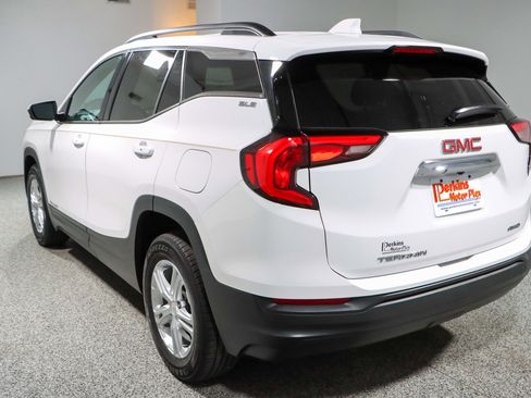 Used 2019 GMC Terrain SLE w/ Driver Convenience Package image 9