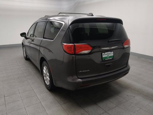 Used 2021 Chrysler Voyager Lxi FWD image 5