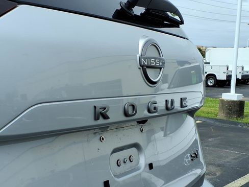 Used 2024 Nissan Rogue SV FWD image 34