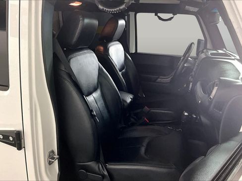 Used 2015 Jeep Wrangler Unlimited Sport w/ Quick Order Package 24S AWD/4WD image 8