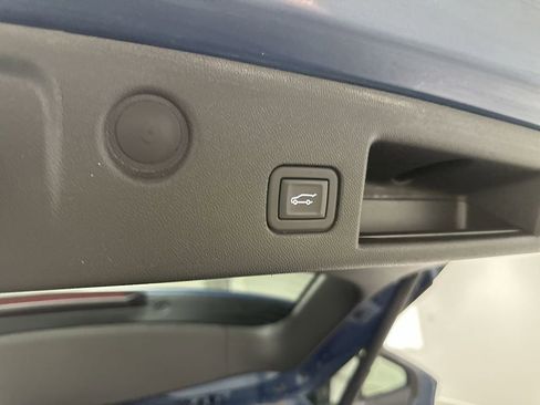 Used 2024 Chevrolet Equinox LT AWD/4WD image 27