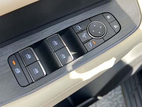 New 2025 Nissan Armada Platinum Reserve image 21