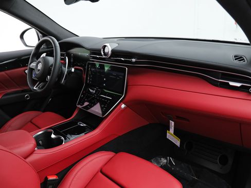 Used 2026 Maserati Grecale Modena AWD/4WD image 12