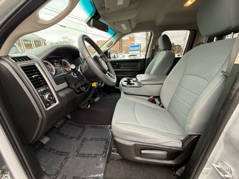 Used 2019 RAM 1500 Express image 43