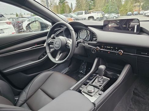 New 2026 MAZDA MAZDA3 Hatchback w/Premium Plus Pkg image 31