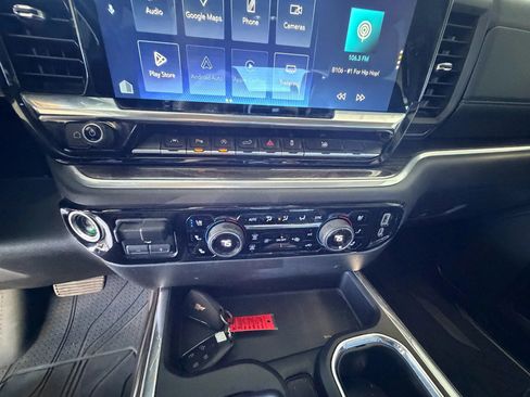 Used 2022 Chevrolet Silverado 1500 LTZ image 14