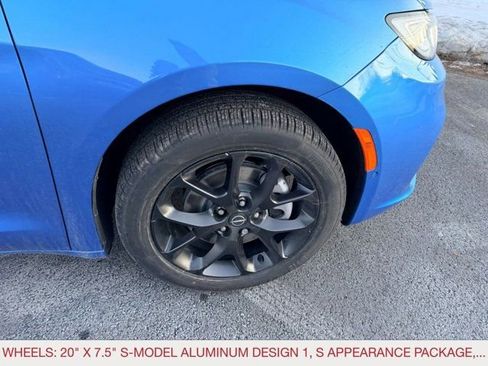 New 2026 Chrysler Pacifica Select w/ S Appearance Package image 8