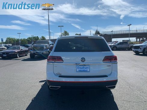 Used 2023 Volkswagen Atlas SE w/ Panoramic Sunroof Package AWD/4WD image 6