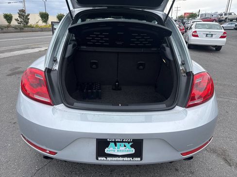 Used 2014 Volkswagen Beetle R-Line image 6