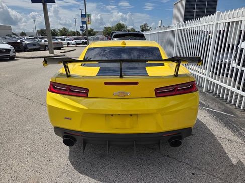 Used 2017 Chevrolet Camaro SS RWD image 7