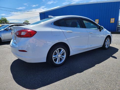 Used 2017 Chevrolet Cruze LT FWD image 6