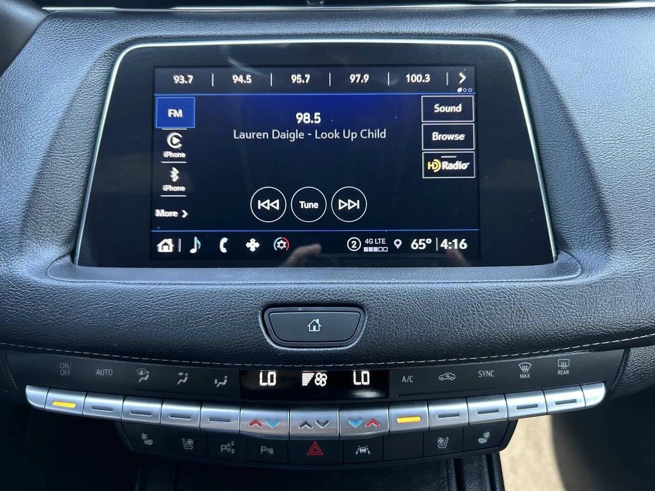 Used 2022 Cadillac XT4 Premium Luxury w/ LPO, Radiant Package AWD/4WD image 15