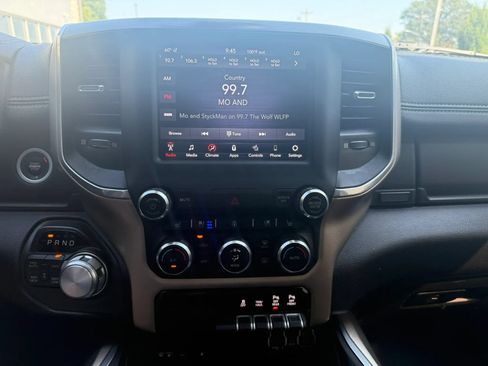 Used 2019 RAM 1500 Laramie AWD/4WD image 11