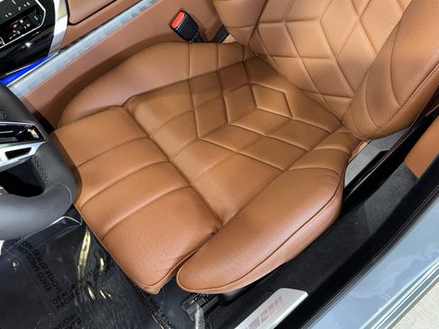 Used 2026 BMW 740i w/ Premium Package image 35