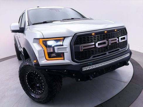 Used 2018 Ford F150 Raptor w/ Equipment Group 802A Luxury AWD/4WD image 4