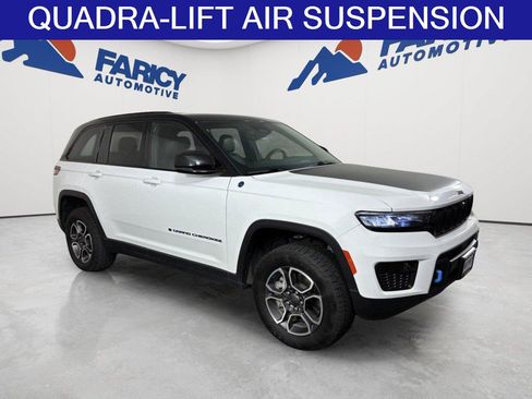 Used 2024 Jeep Grand Cherokee Trailhawk AWD/4WD image 2