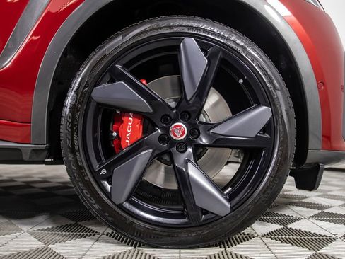 Used 2021 Jaguar F-PACE SVR image 43