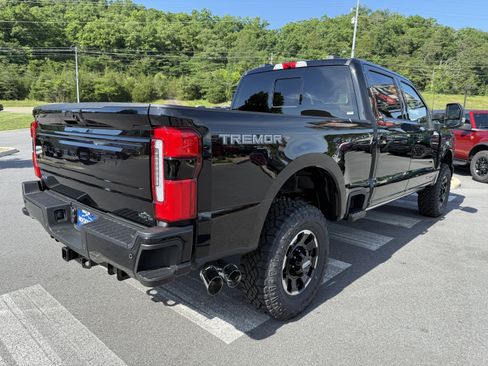 New 2026 Ford F350 Platinum w/ Tremor Off-Road Package AWD/4WD image 5