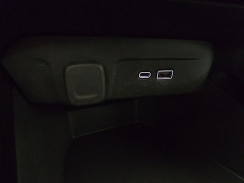 Certified 2024 Chevrolet Trax LT w/ LT Convenience Package FWD image 27