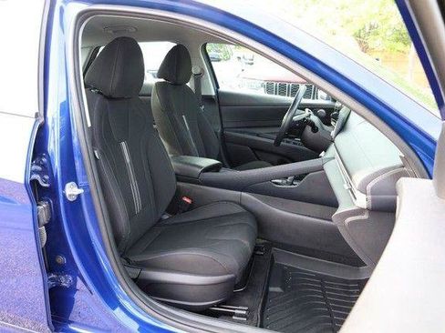 Used 2022 Hyundai Elantra SEL w/ Convenience Package FWD image 23