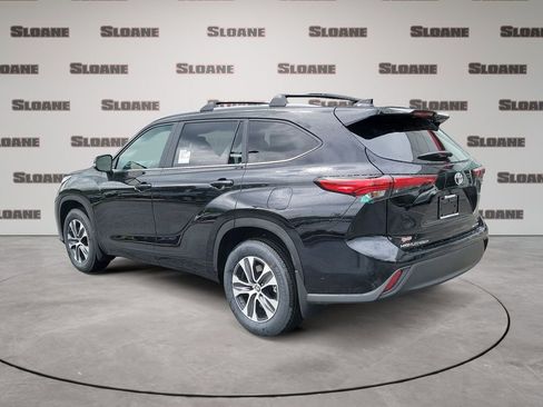 New 2023 Toyota Highlander XLE AWD/4WD image 3