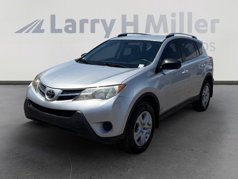 Used 2014 Toyota RAV4 LE FWD image 1
