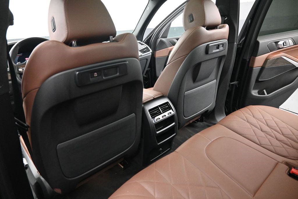 Used 2023 BMW X5 xDrive40i AWD/4WD image 18