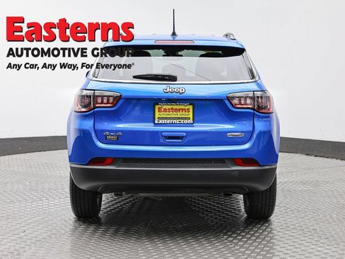 Used 2024 Jeep Compass Latitude AWD/4WD image 6