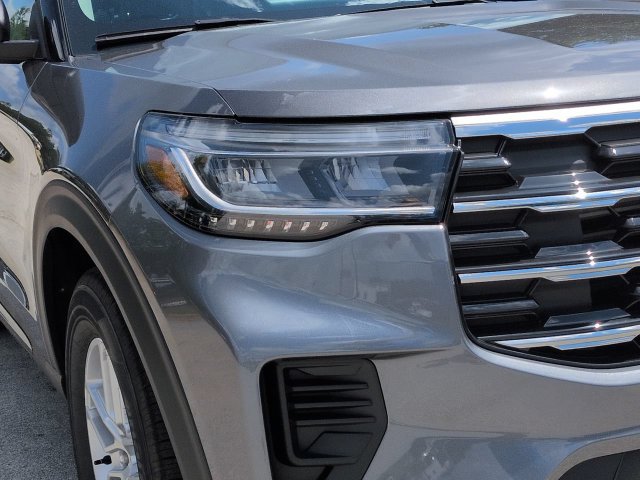 New 2026 Ford Explorer Active RWD image 9