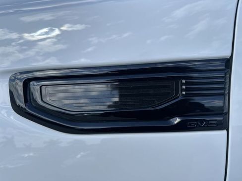 Used 2023 GMC Sierra 1500 Elevation image 16