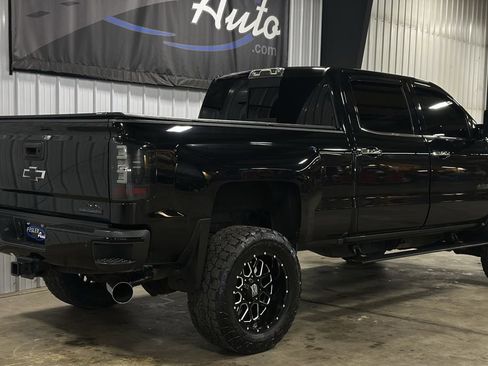 Used 2019 Chevrolet Silverado 2500 High Country w/ Duramax Plus Package image 30
