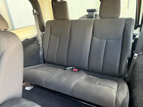 Used 2015 Jeep Wrangler Sport AWD/4WD image 17