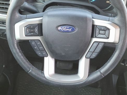 Used 2017 Ford F150 Lariat image 10