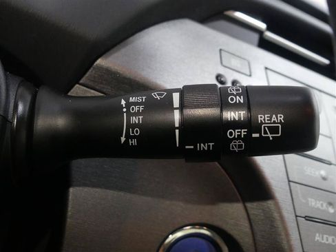 Used 2015 Toyota Prius Four FWD image 34