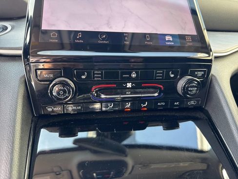 Used 2023 Jeep Grand Cherokee Limited w/ Trailer Tow Prep Group (B) AWD/4WD image 49