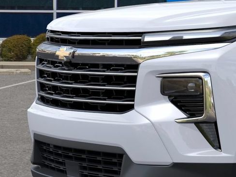 New 2027 Chevrolet Traverse LT w/ Driver Confidence Package FWD image 13