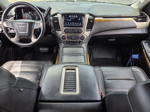 Used 2017 GMC Yukon Denali AWD/4WD image 16