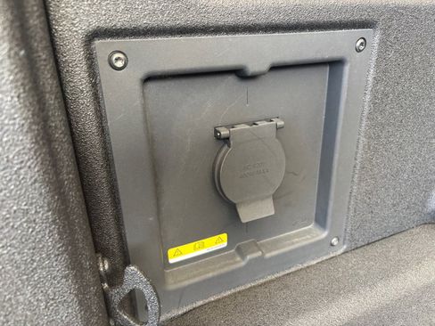 Used 2023 Ford F150 Lariat AWD/4WD image 31