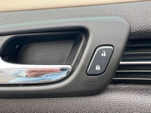 Used 2016 Chevrolet Malibu LT image 22