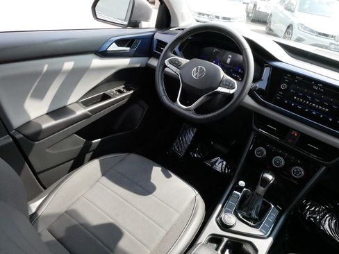 Used 2023 Volkswagen Taos SE AWD/4WD image 9