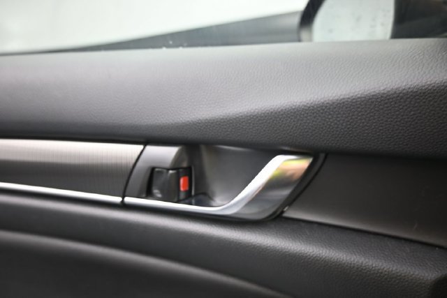 Used 2020 Honda Accord Sport image 11