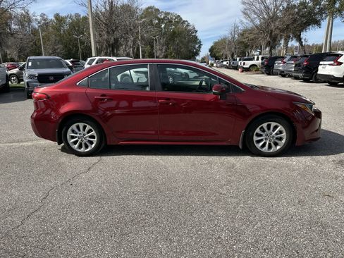 Used 2022 Toyota Corolla XLE image 7