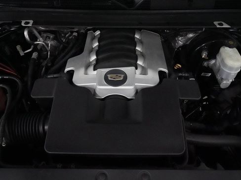 Used 2018 Cadillac Escalade ESV Premium Luxury AWD/4WD image 35