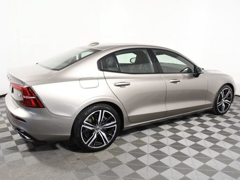 Used 2019 Volvo S60 T8 R-Design AWD/4WD image 7