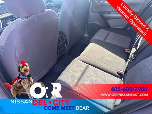 Used 2024 Nissan Rogue SV FWD image 10